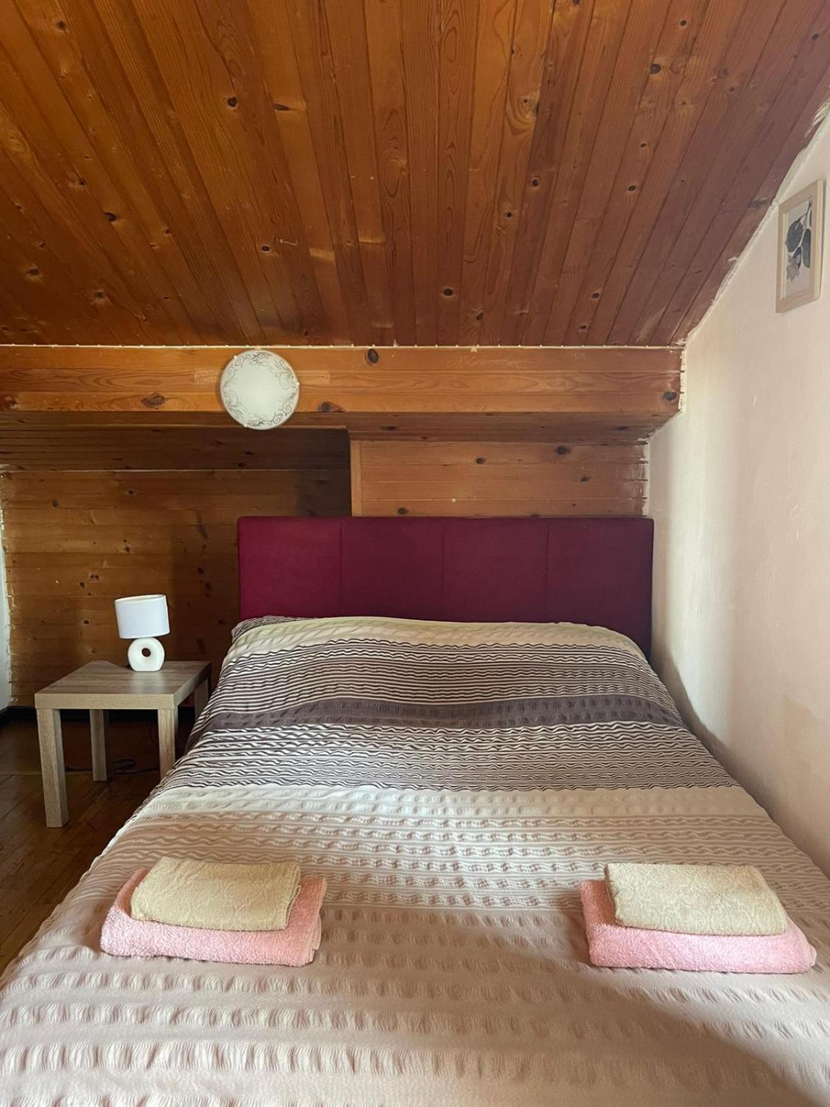 Roman Arch- Low Budget Doublebed Room In Top Center Pula Bagian luar foto